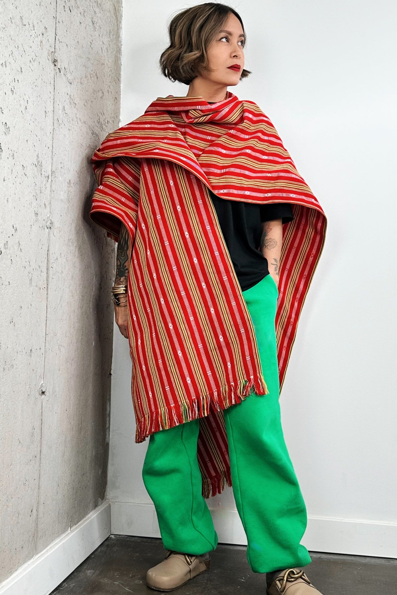 VINTA Gallery Unisex Handloomed Poncho Wrap