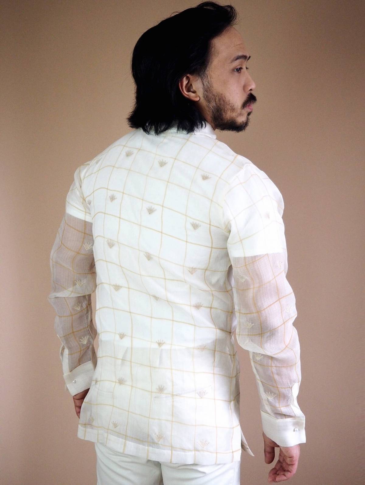 VINTA Capiz Grid Sandata Barong, back view