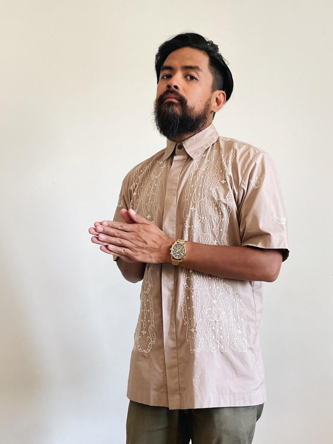VINTA Gardan Barong, Mocha, Front